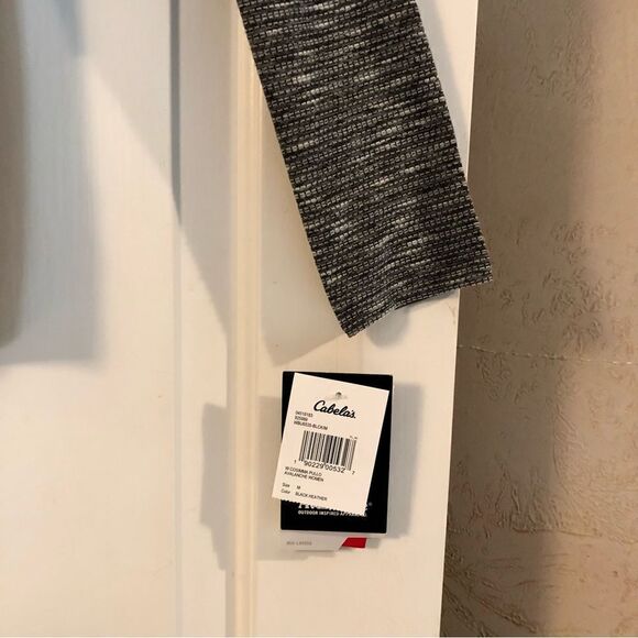 NWT Avalanche Cowl Gray Sweater Size Medium - Picture 2 of 15